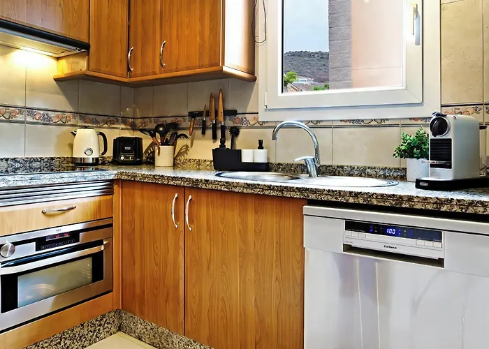 Дом отдыха Altos Del Roque - Stylish And Comfortable House Адехе